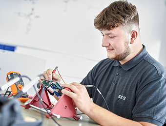 Ausbildender Elektroniker