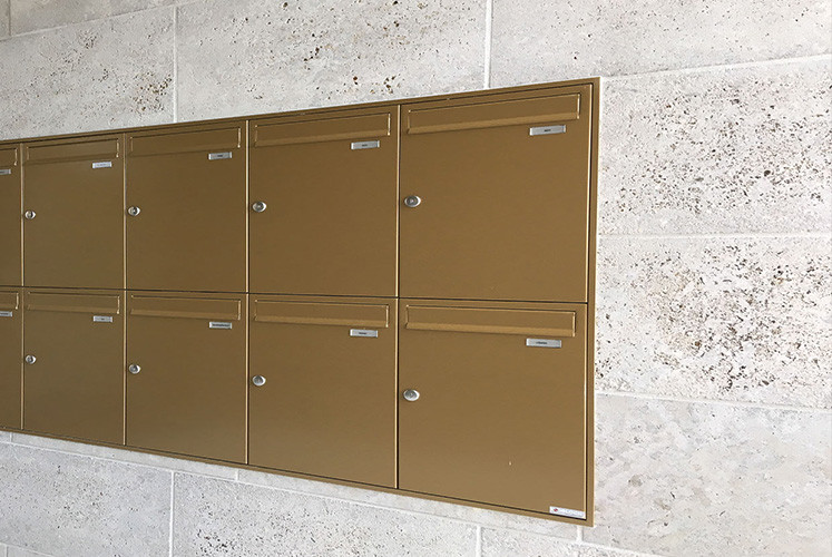 Briefkasten Gold UP